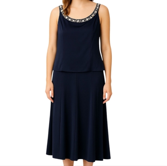 Alex Evenings Dresses & Skirts - Alex Evenings Sleeveless Evening Dress Elegant Flowing Formal Beaded Neckline